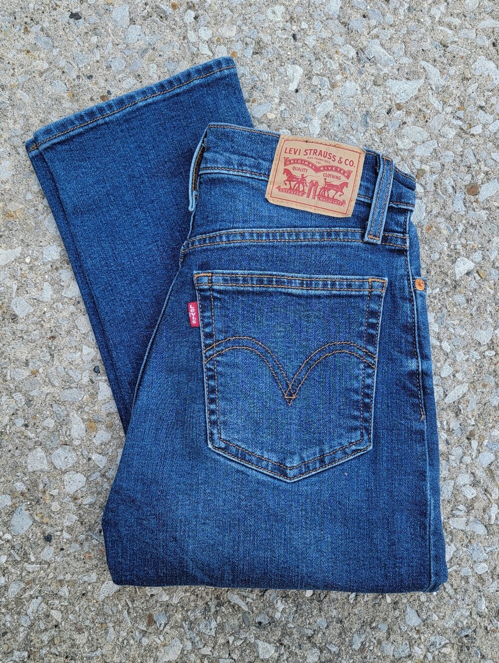 Levi's Wedgie Straight Indigo Crop Jeans 26 X 28